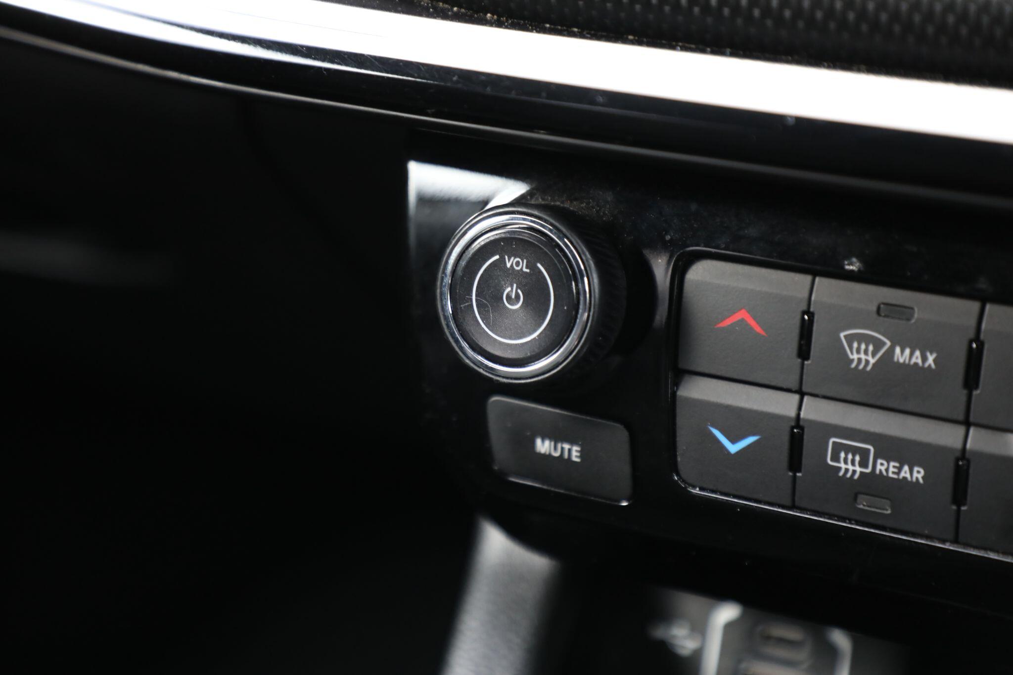 Large vehicle image